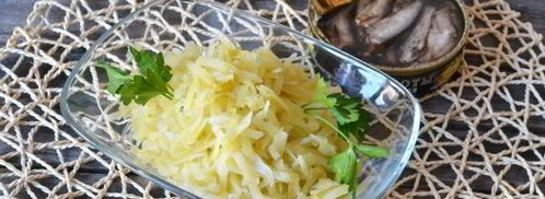 салат шпроты под шубой. Шаг 5