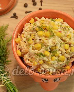 Салат с блинами и курицей