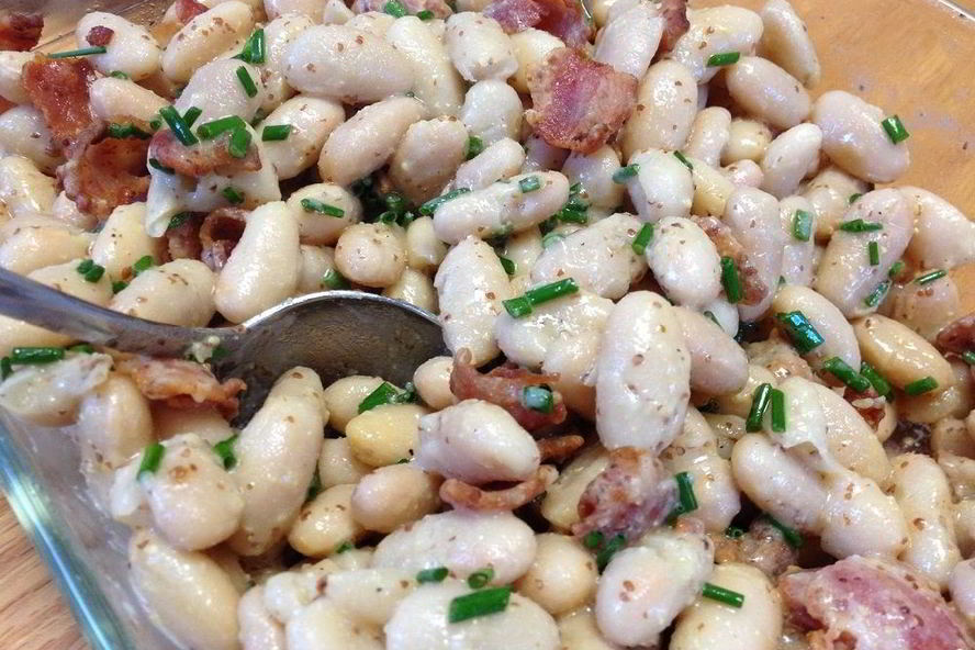 Рецепт салат с фасолью и беконом