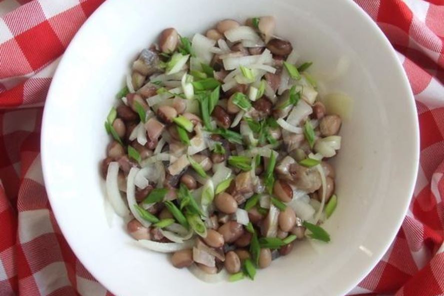 Рецепт салат с фасолью и селедочкой