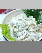 Салат с кальмарами и грибами