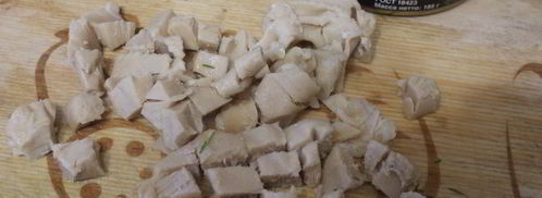 салат с кальмарами и зеленым горошком. Шаг 4