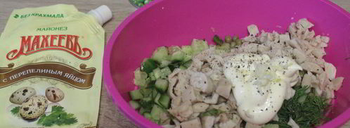 салат с кальмарами и зеленым горошком. Шаг 5