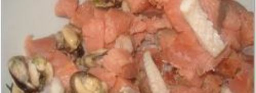 салат с копченой горбушей и морским коктейлем. Шаг 2