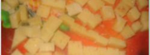 салат с копченой горбушей и морским коктейлем. Шаг 4