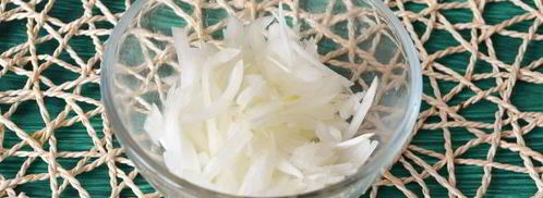 салат с копченой колбасой и солеными огурцами. Шаг 6