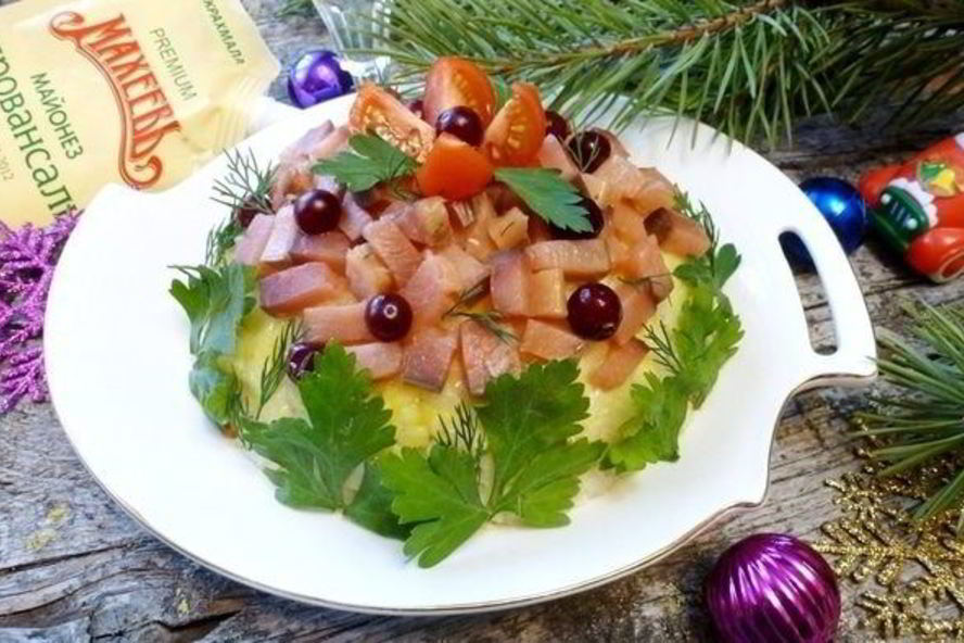 Рецепт салат с красной рыбой и рисом