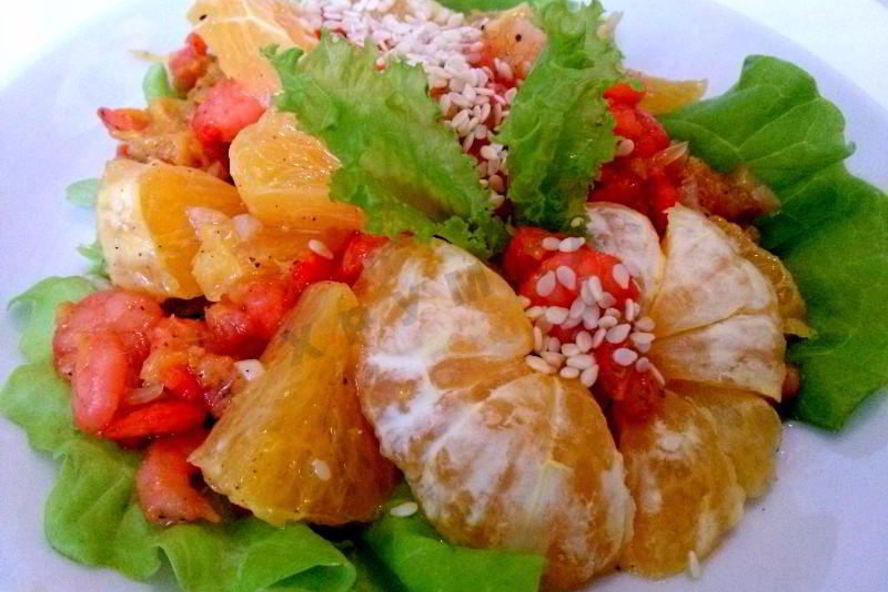 Рецепт салата с креветками и апельсинами