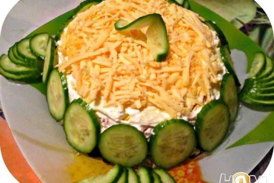 Рецепт салат с курицей, ананасом и черносливом