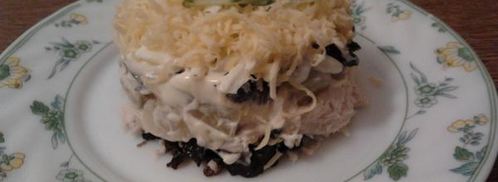 салат с курицей, ананасом и черносливом. Шаг 6