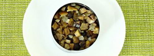 салат с курицей, грибами и сыром. Шаг 9