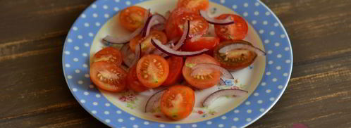 салат с помидорами и яйцом. Шаг 4