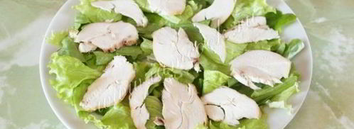 салат цезарь с курицей и сухариками. Шаг 9