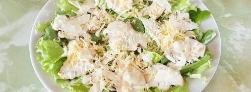 салат цезарь с курицей и сухариками. Шаг 10