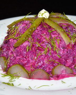 Свекольный салат c чесноком