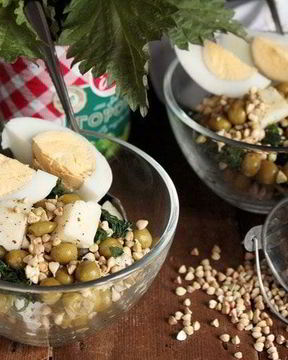 Весенний салат с горошком