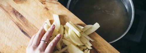 борщ из говядины с гренками из бородинского хлеба со смальцем. Шаг 2