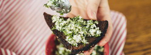 борщ из говядины с гренками из бородинского хлеба со смальцем. Шаг 8