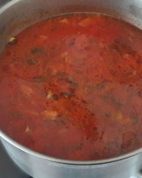 Борщ с маринованными помидорами