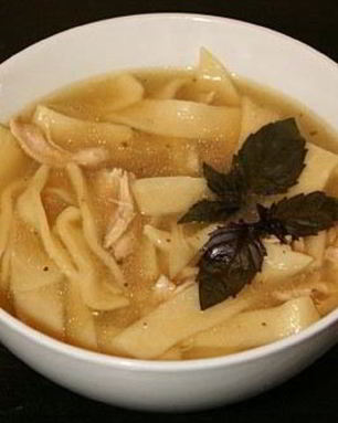 Суп с лапшой по-домашнему на курином бульоне