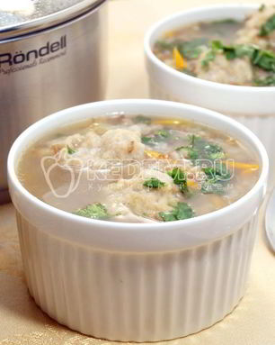 Гречневый суп с мясными клецками