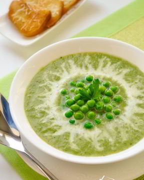 Крем-суп из зеленого горошка и салата Айсберг