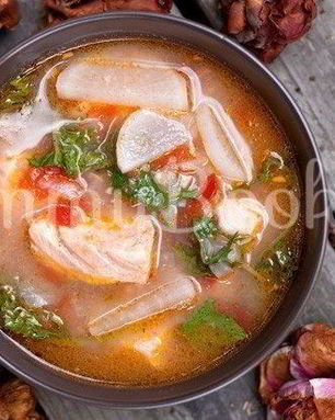 Лососевый супчик с томатами