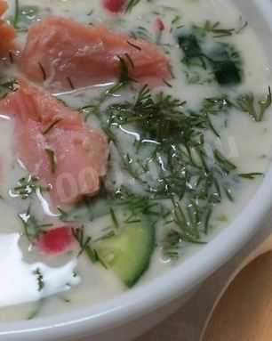 Окрошка с красной рыбой на квасе