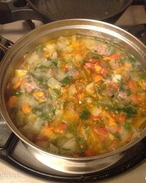 Щи из свежей капусты с фрикадельками