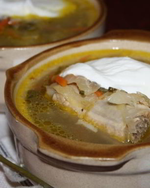 Щи с квашеной капустой и молодым щавлем
