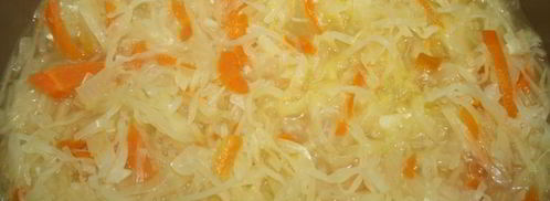 щи с квашеной капустой на говяжьих ребрышках в чугунке. Шаг 4