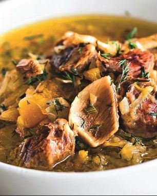 Щи с разварной говядиной