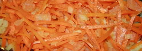 щи со свежей капустой, индейкой и острыми колбасками. Шаг 5