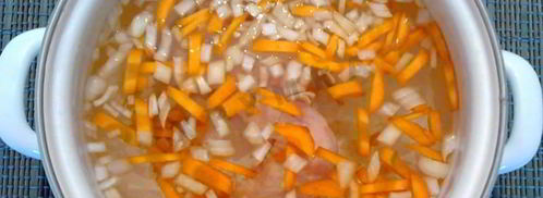 зеленые щи с крапивой и щавелем с яйцом. Шаг 4