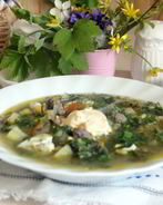 Зеленые весенние щи с фрикадельками