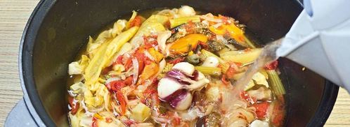 овощная солянка с грибами. Шаг 13