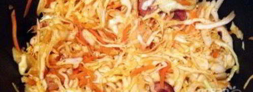 солянка с сосиской из свежей капусты. Шаг 4