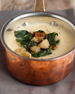 Суп из козьего сыра и фундука