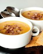 Гороховый суп-пюре с беконом