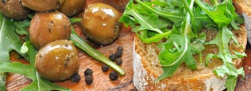 кростини с оливками и зеленый суп-пюре. Шаг 2