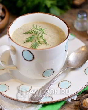 Суп-пюре из кабачков с грибами и сельдереем