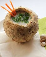 Суп-пюре из корня сельдерея в сельдерее