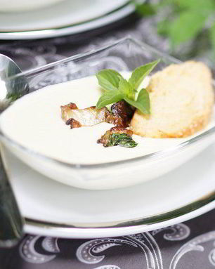 Сырный суп с белыми грибами