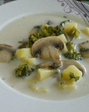 Сырный суп с шампиньонами и брокколи