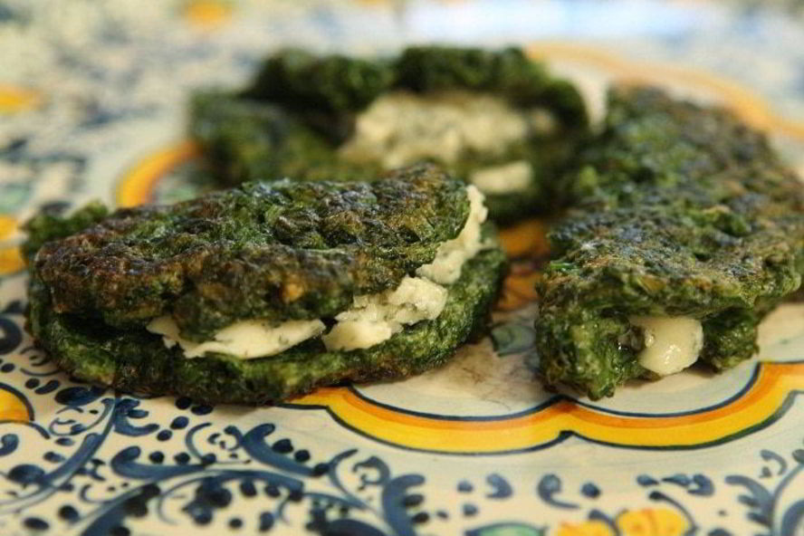 Рецепт блинчики из шпината с голубым сыром
