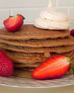 Пшенные блинчики с клубникой