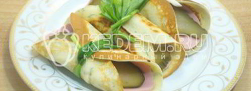 яичные блинчики с колбаской. Шаг 8