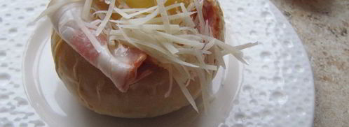 булочки с беконом и яйцом. Шаг 6