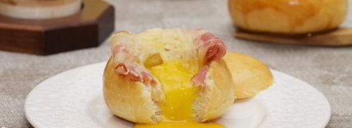 булочки с беконом и яйцом. Шаг 8