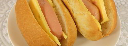 булочки с сардельками и сыром в микроволновке. Шаг 2